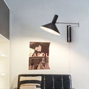 Extendable wall light