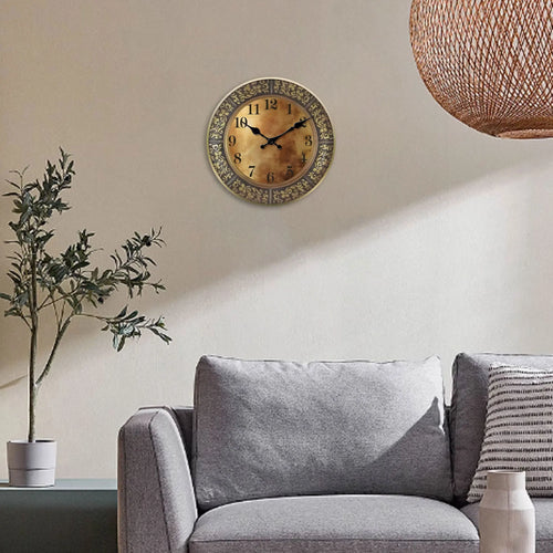 Wooden silent wall clock, antique brass pattern design, modern design, home decoration, living room dining room decoration - vue 3 sur 7