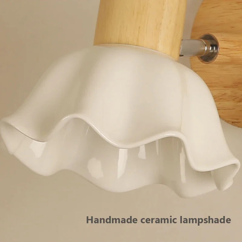 Nordic wooden wall light for modern interiors - vue 4 sur 9