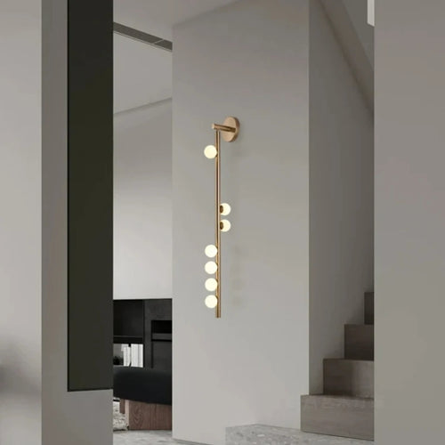 Modern glass and metal wall light for an elegant interior - vue 4 sur 10