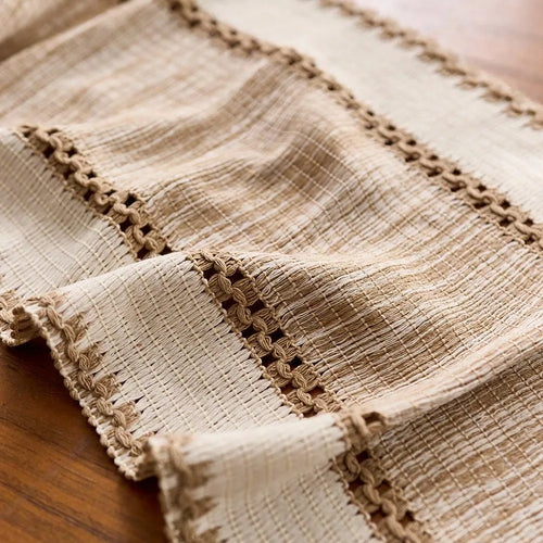 Green striped boho table runner with tassels - vue 7 sur 6