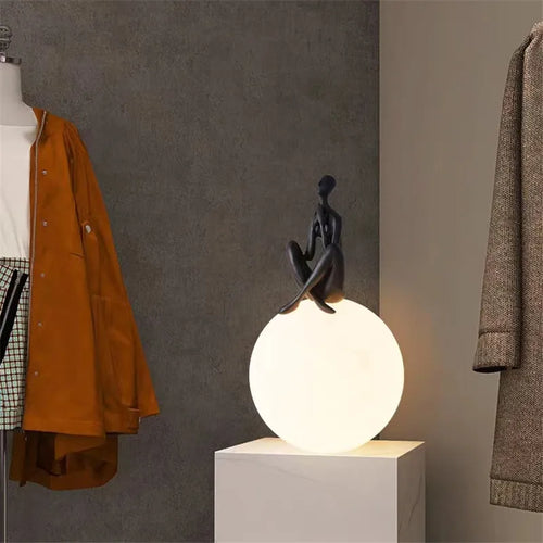 Creative artistic humanoid balloon design table lamp - vue 3 sur 13
