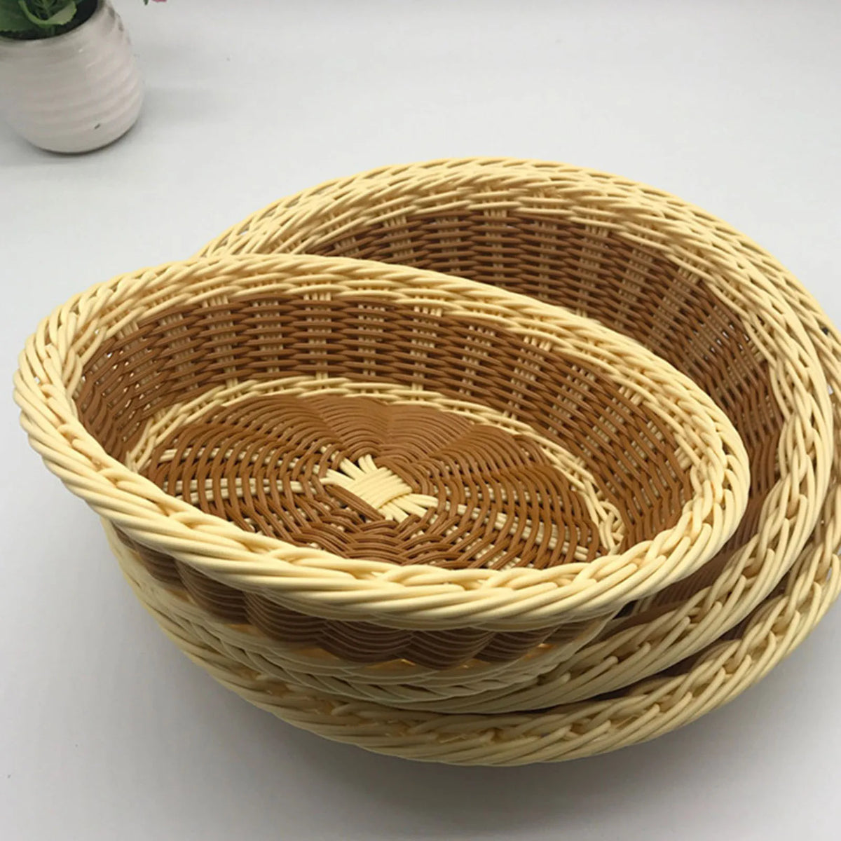 handwoven round rattan fruit basket for food storage - vue 4 sur 17