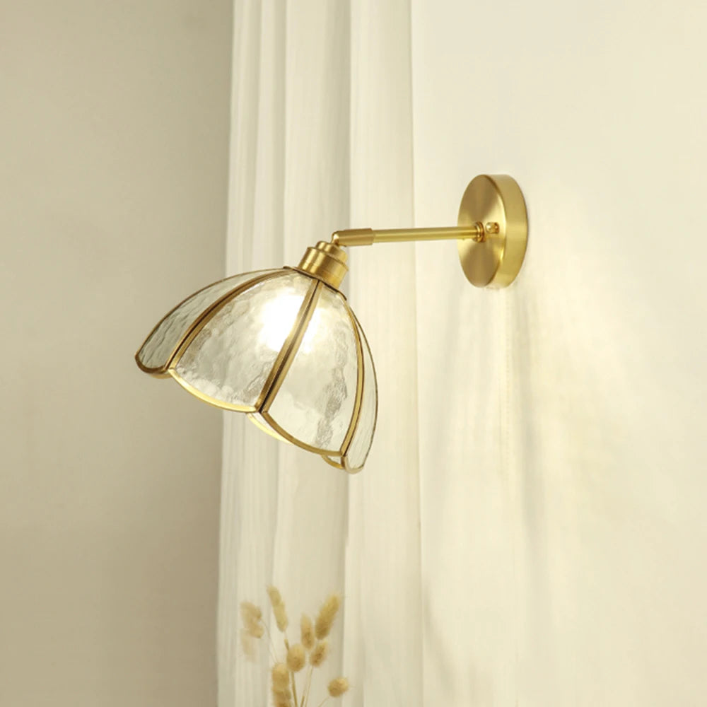 Elegant brass and glass wall light modern design with switch - vue 5 sur 8