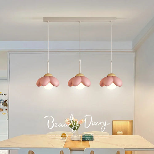 Modern LED pendant light for elegant interior decor - vue 5 sur 10