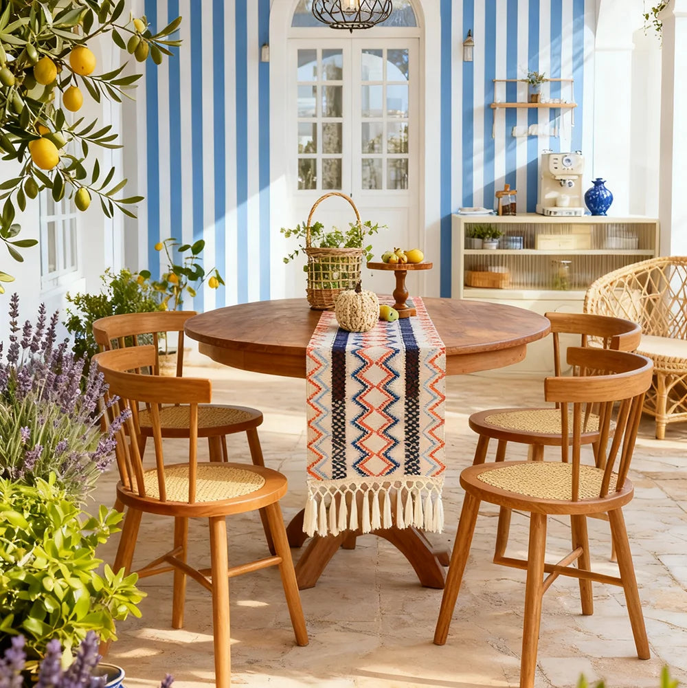Bohemian table runner with Aztec pattern in beige and tassels - vue 4 sur 6