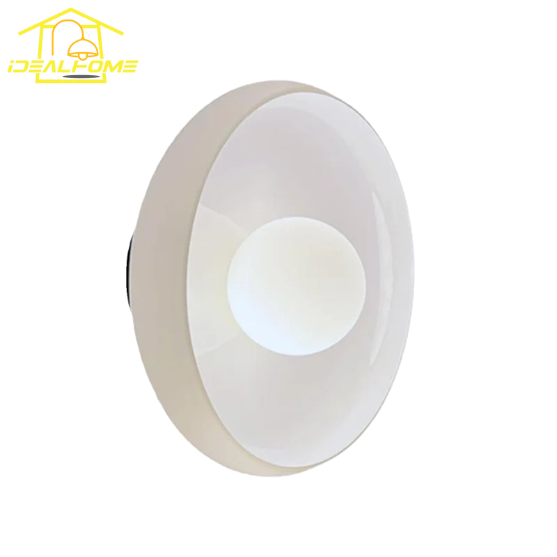 Minimalist Danish design round glass wall light for indoor use - vue 3 sur 7