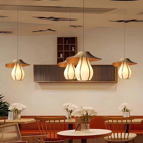 Woven rattan pendant light for decorative indoor lighting - vue 5 sur 7
