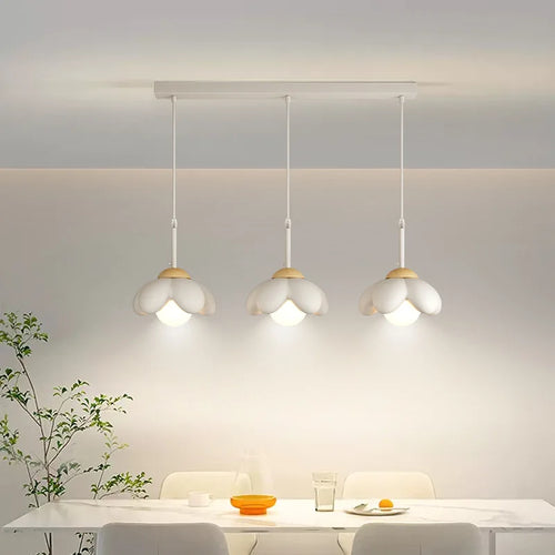 Modern LED pendant light for elegant interior decor - vue 6 sur 10