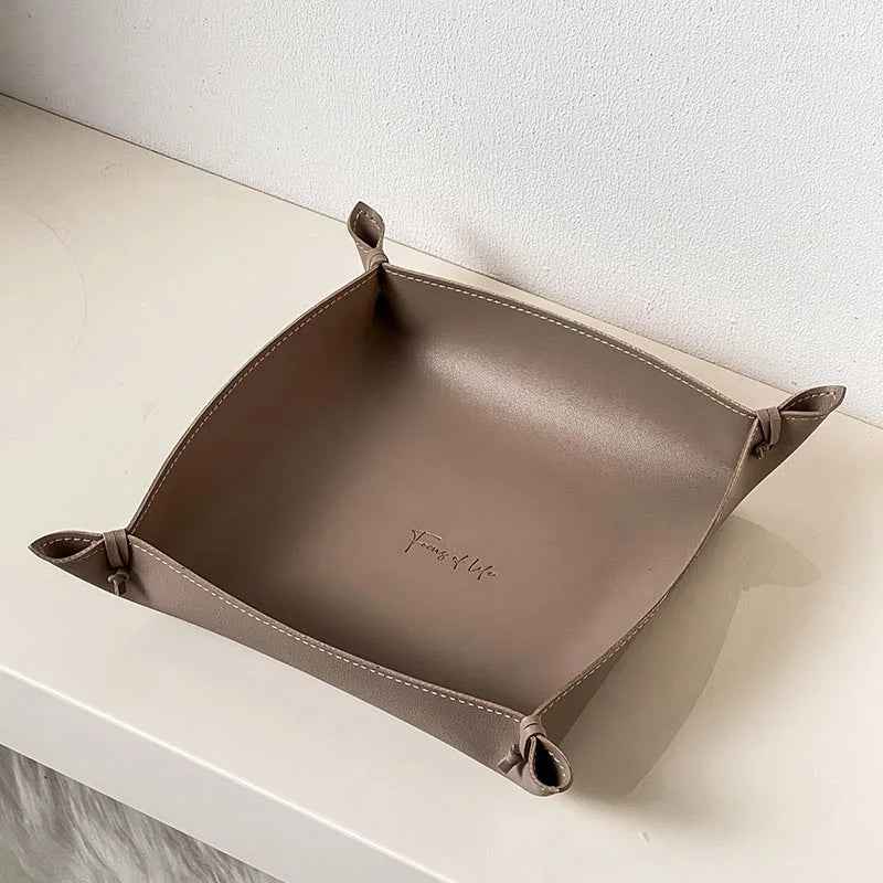 Leather storage tray for dice, jewellery and keys - vue 11 sur 14