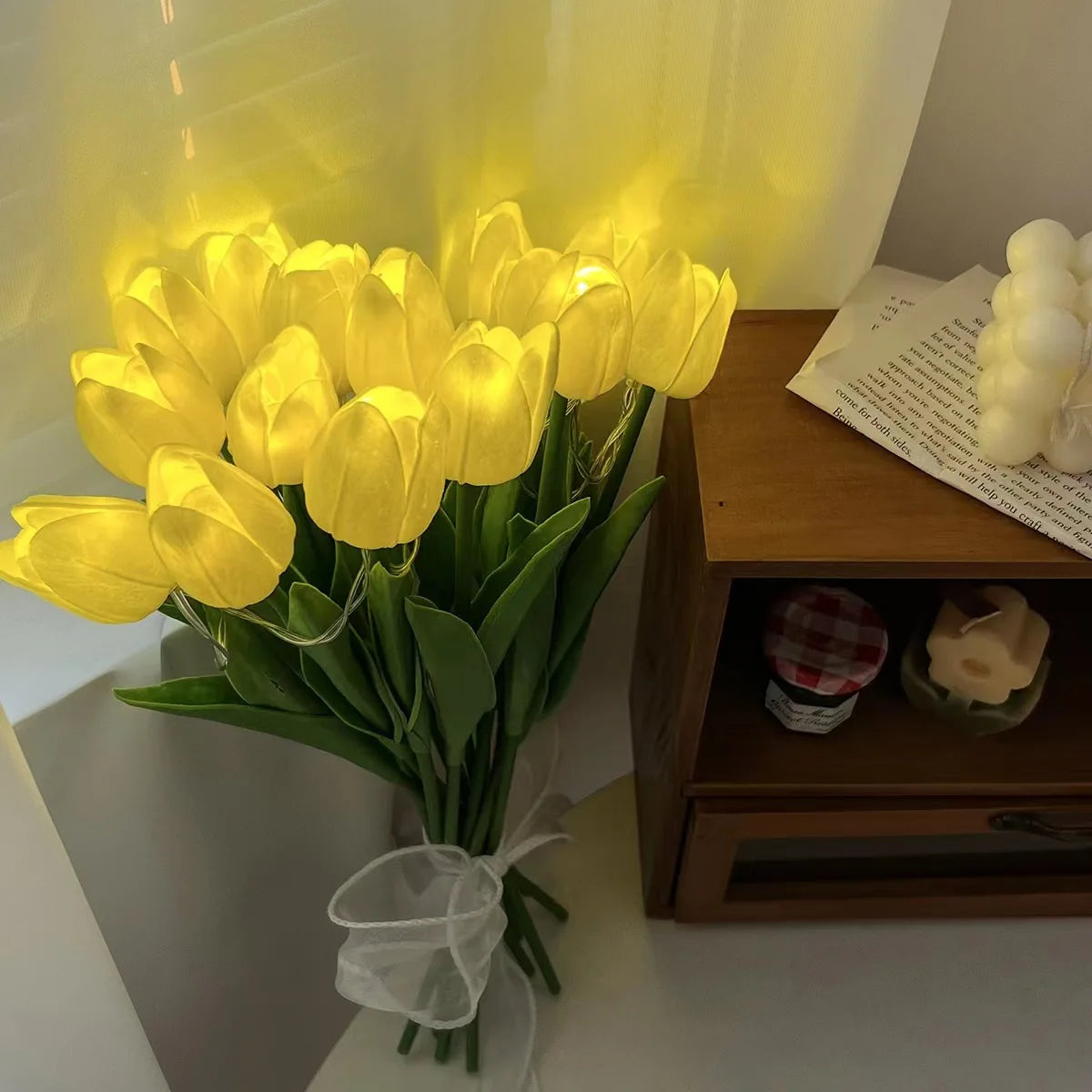 Decorative tulip lamp with artificial flowers for indoors - vue 2 sur 8