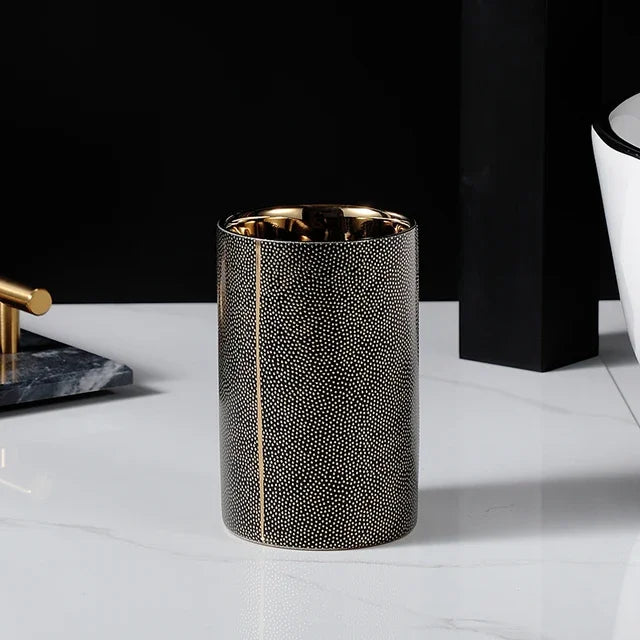 Ceramic soap dispenser and gold bathroom accessories set - vue 10 sur 10