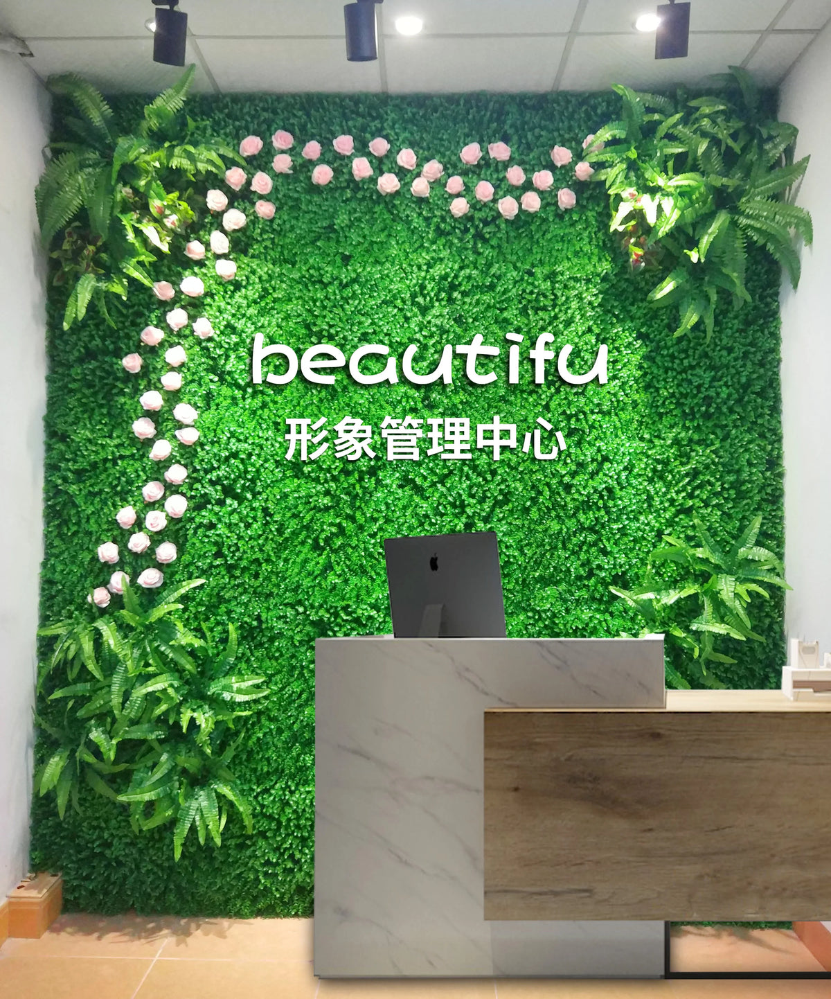 Artificial grass wall decoration for events and parties - vue 20 sur 21