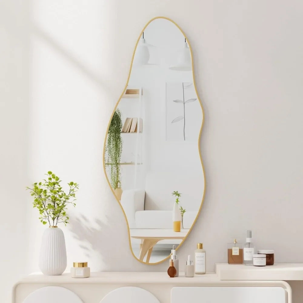 asymmetrical wall mirror with gold frame for interior decoration - vue 3 sur 8