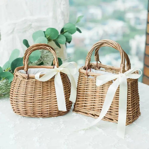 handwoven wicker flower basket for rustic decor - vue 6 sur 7