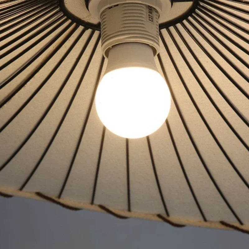 Nordic fabric pendant light with straw hat for interior decoration - vue 6 sur 14