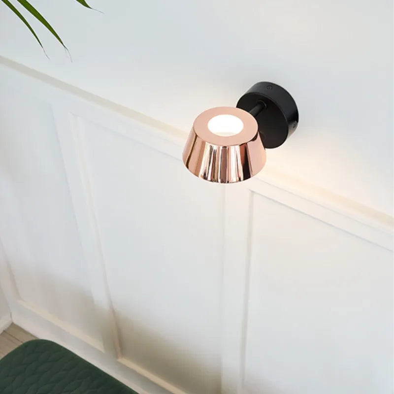 Modern rotating aluminium wall light with switch for indoor lighting - vue 5 sur 10