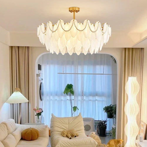 Retro feather chandelier for a romantic and luxurious ambience - vue 5 sur 11