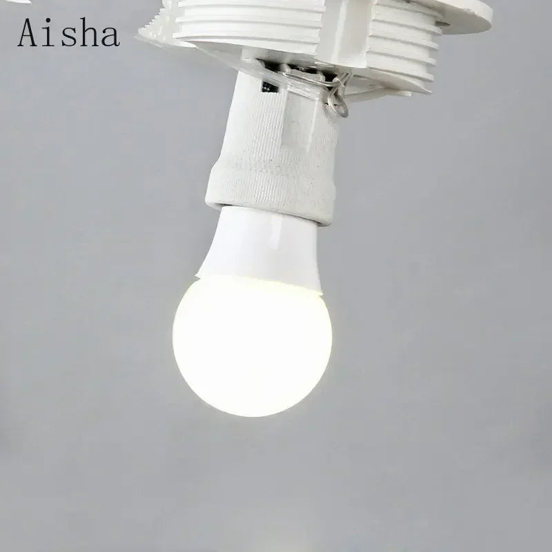 Modern LED wall light with round white glass shade - vue 5 sur 10
