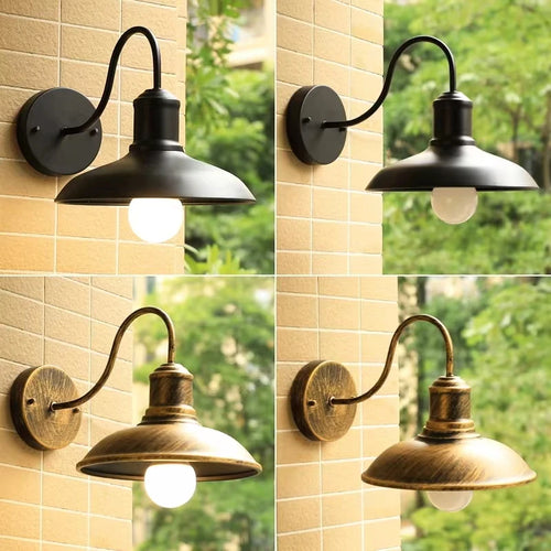 Vintage American outdoor wall light for balcony, garden and villa - vue 3 sur 8