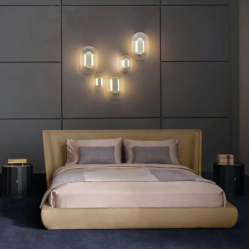 Elliptical glass and gold metal wall light - vue 3 sur 11
