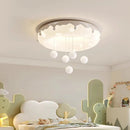 Doughnut-shaped ceiling light for a modern and cosy children's bedroom