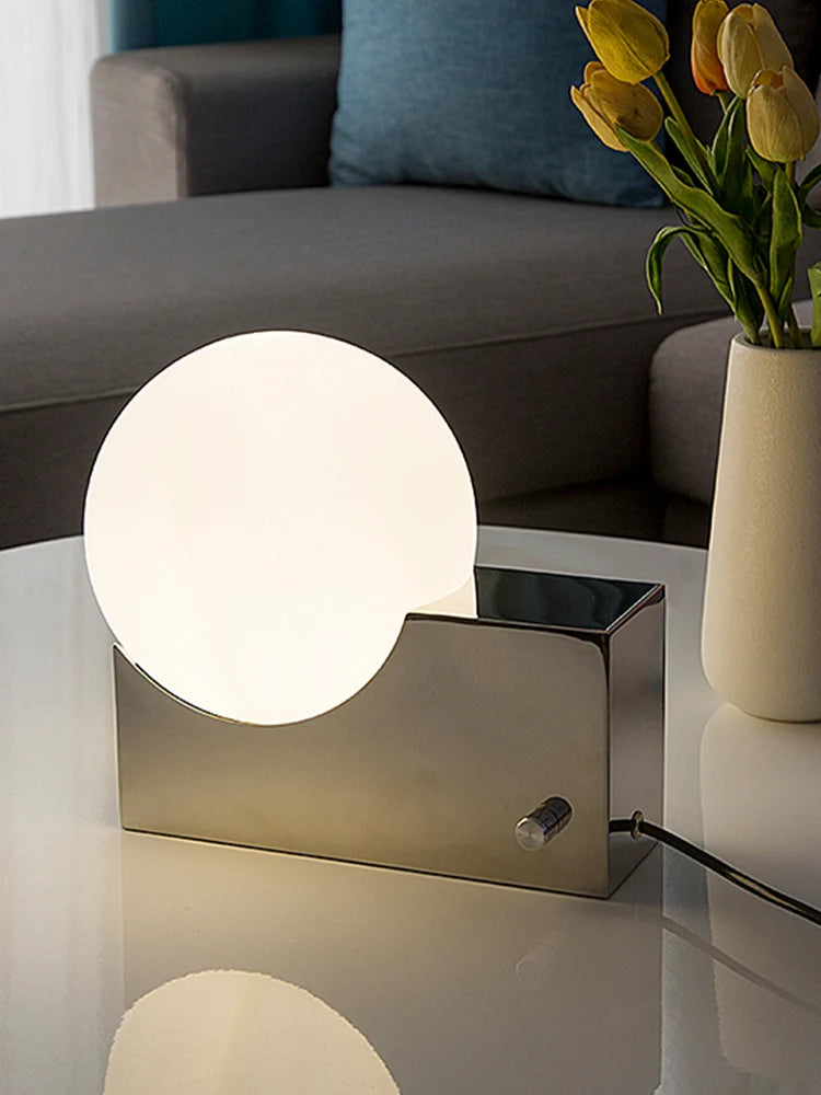 Minimalist stainless steel wall light for modern interiors - vue 5 sur 10