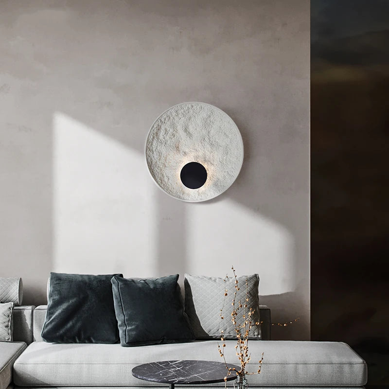 Modern decorative resin moon LED wall light - vue 4 sur 8