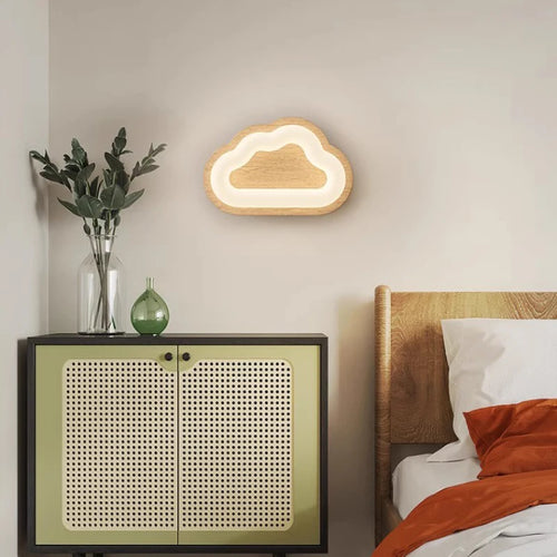 Solid wood cloud wall light for children's room - vue 5 sur 9