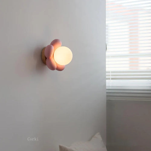 Pink and white flower LED wall light - vue 4 sur 5