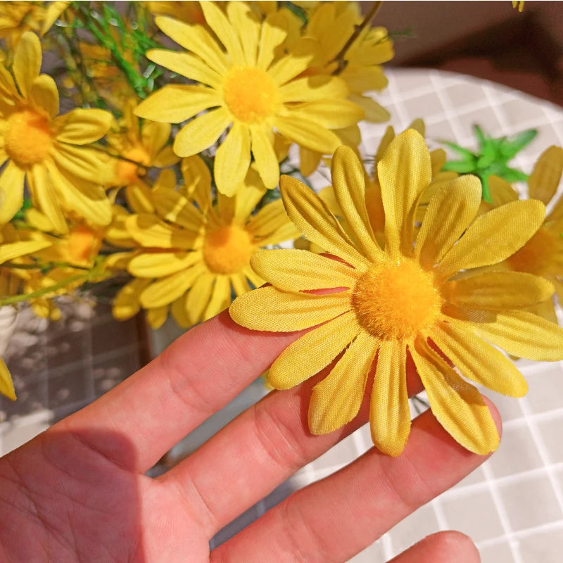 5 white daisy heads artificial flowers for festive decorations - vue 4 sur 11