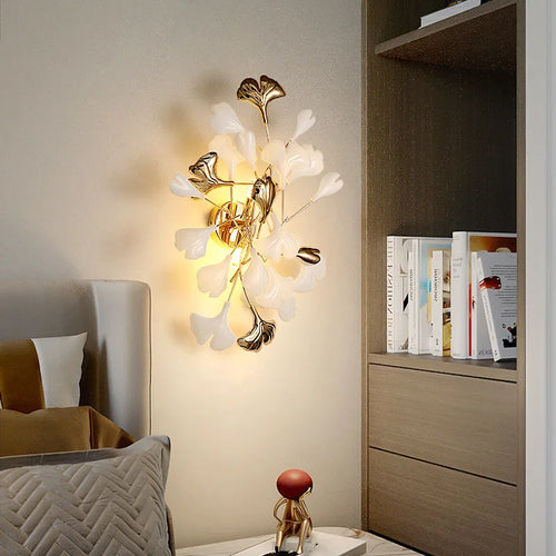 Decorative ceramic wall light with romantic flowers - vue 5 sur 8