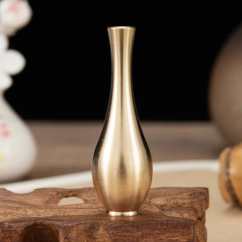 striped plastic vase for decorative flower arrangement
