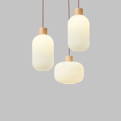 Glass pendant light with Nordic wood detail - vue 3 sur 11