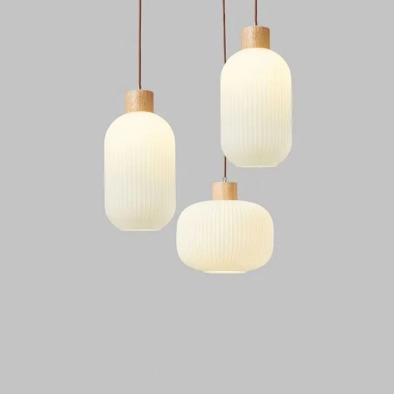 Glass pendant light with Nordic wood detail - vue 3 sur 11