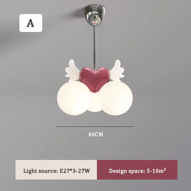 lustre romantique pour chambre d'enfant décor princesse en verre