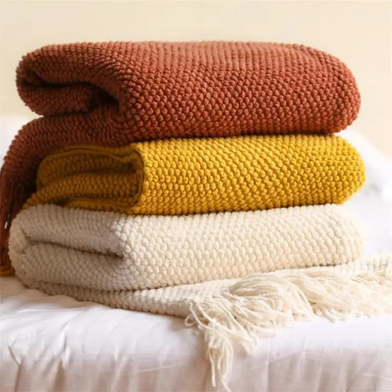 Nordic knitted throw with pompoms scandinavian style - vue 3 sur 4
