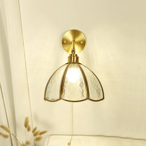Elegant brass and glass wall light modern design with switch - vue 4 sur 8