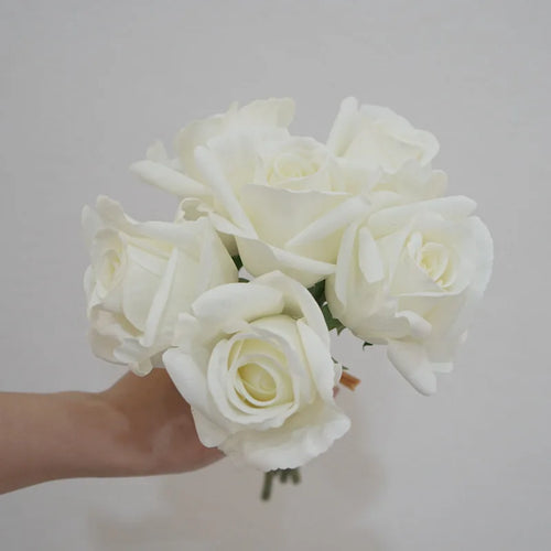 Realistic artificial rose bouquets for versatile decorations - vue 6 sur 12