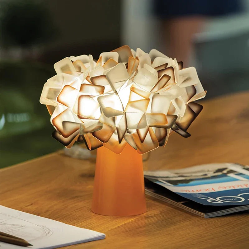 Modern decorative floral plastic desk lamp