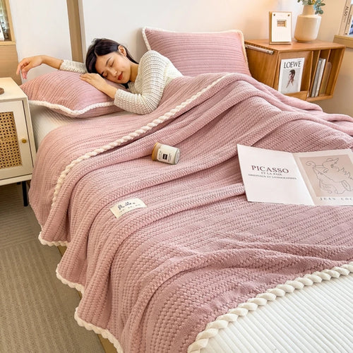 Soft plain knitted fleece throw for sofa and living room - vue 6 sur 7
