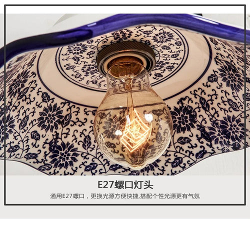Modern blue and white porcelain wall light - vue 7 sur 9