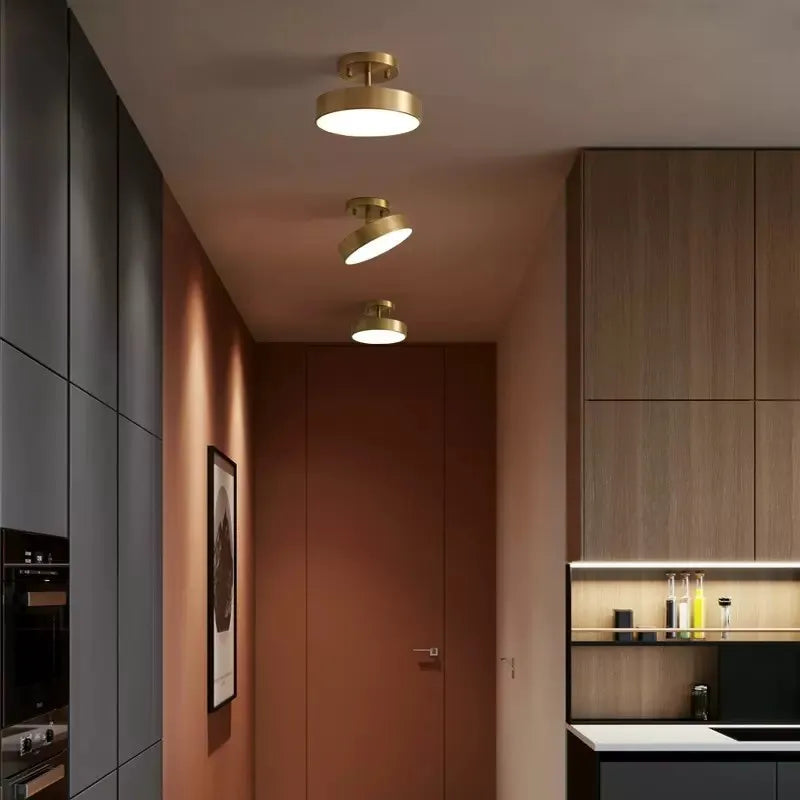 Simple round copper LED ceiling light for cloakroom - vue 5 sur 12