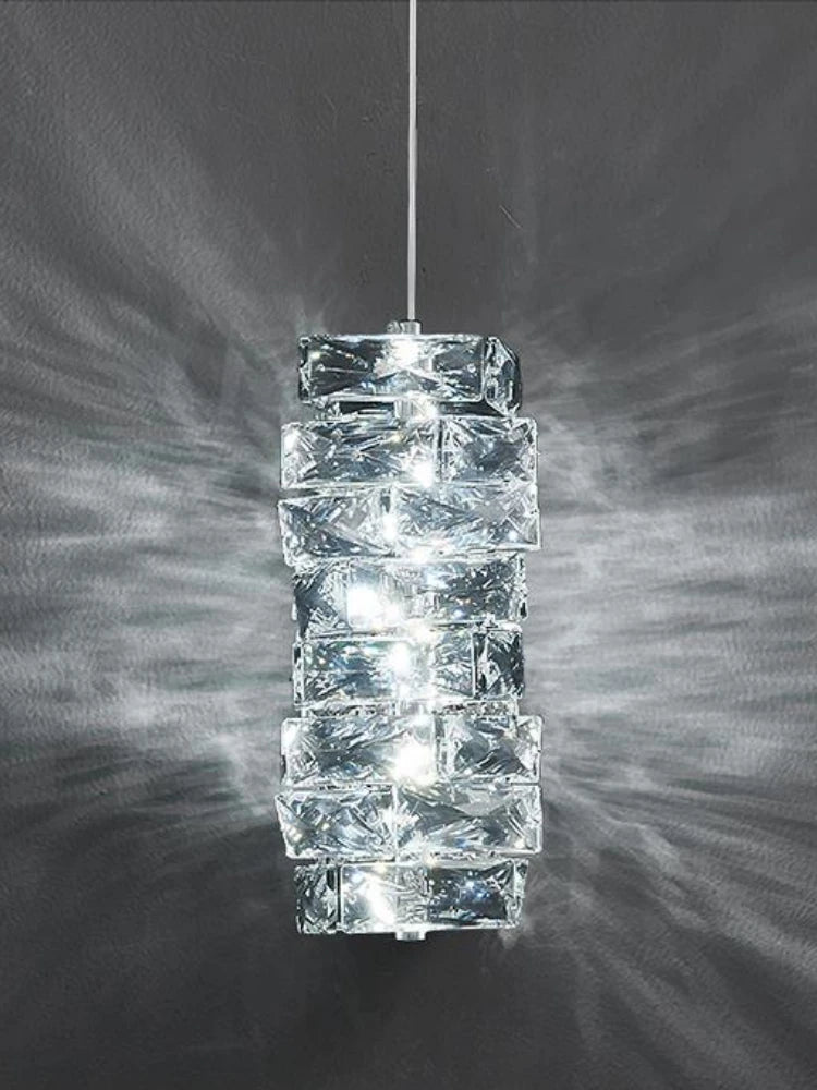 Modern lightweight crystal chandelier for elegant and contemporary interiors - vue 5 sur 9