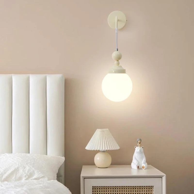 Modern LED wall light for elegant interiors - vue 3 sur 9