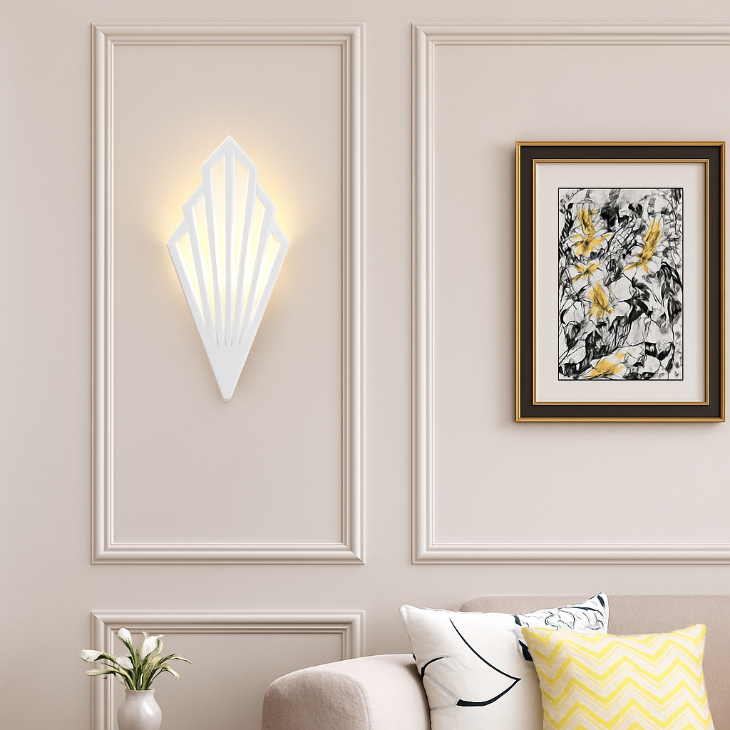 Triangular designer LED wall light in colourful metal - vue 4 sur 8