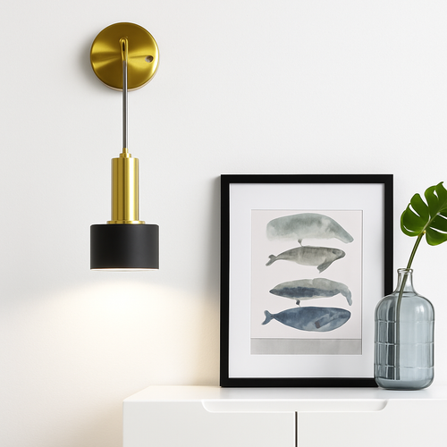 Design LED wall light with gold base and metal shade - vue 4 sur 7