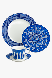 Elegant European seal motif plate for tea and dim sum