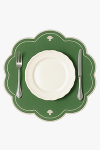 Cotton placemat with scallop shell pattern