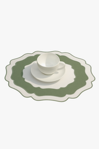 Classic style embroidered linen placemat set